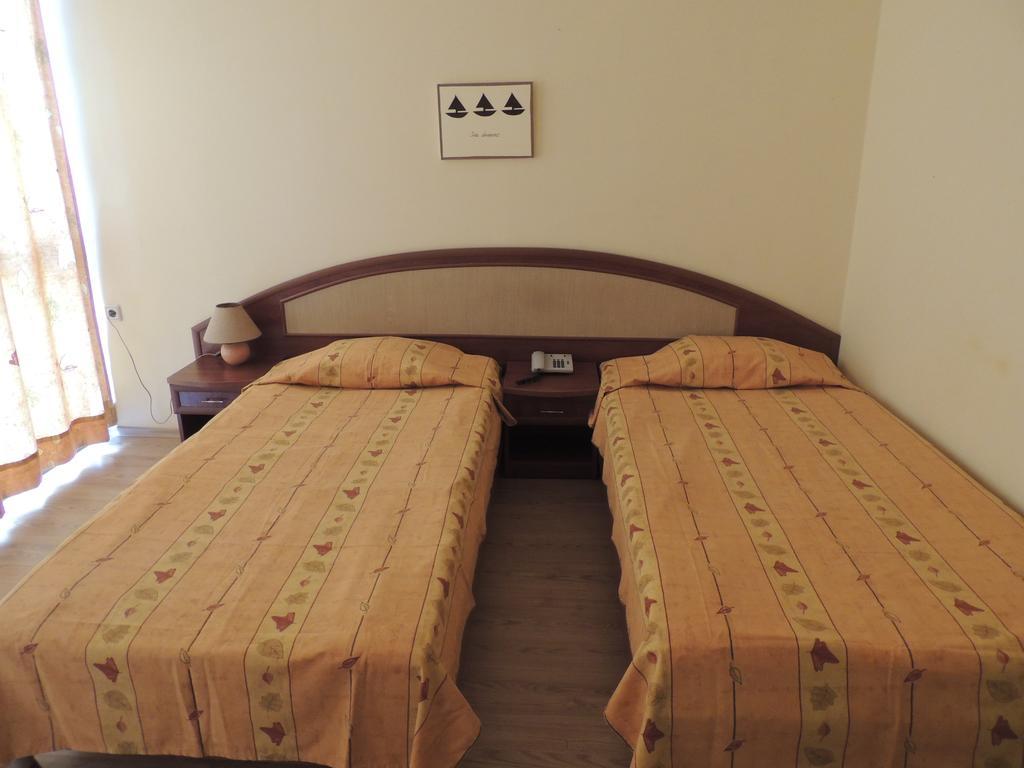 Hotel Black Sea Dreams เนเซบาร์ ภายนอก รูปภาพ